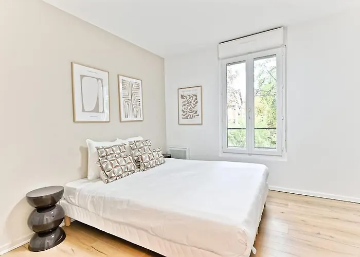 Petit Proche De Paris Apartamento *